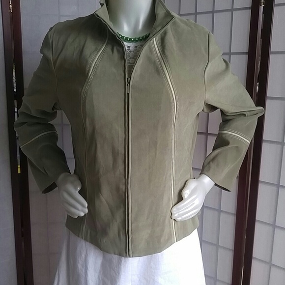 Jacket - Picture 1 of 8